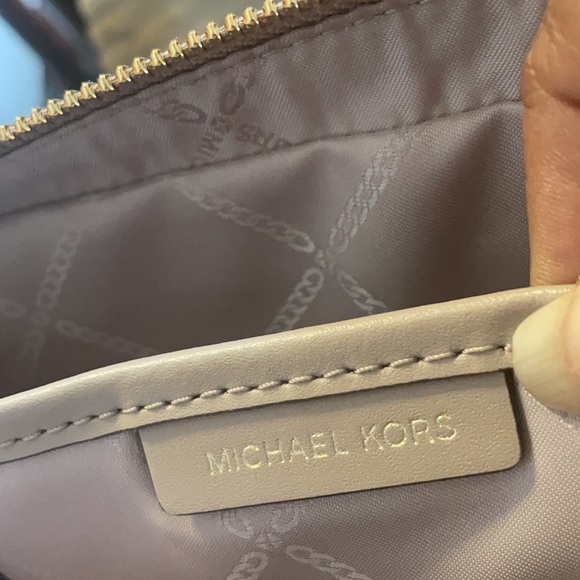 Michael Kors Crossbody Bag - Picture 7 of 8